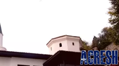 Outrage Over Bizarre Mansion Listing Goes Viral